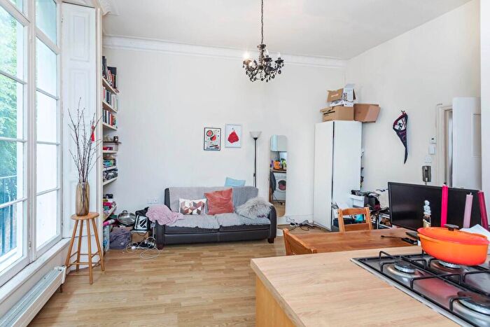 1 Bedroom Flat For Sale In Essex Road, London, N1