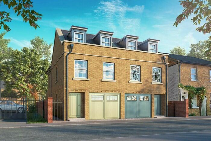 4 Bedroom Town House To Rent In Hall Street, Chelmsford, Essex, CM2