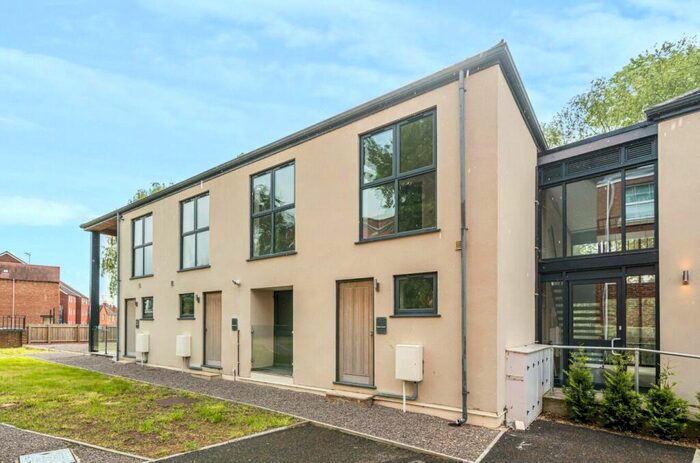 3 Bedroom End Of Terrace House To Rent In Gander Lane, Tewkesbury, GL20