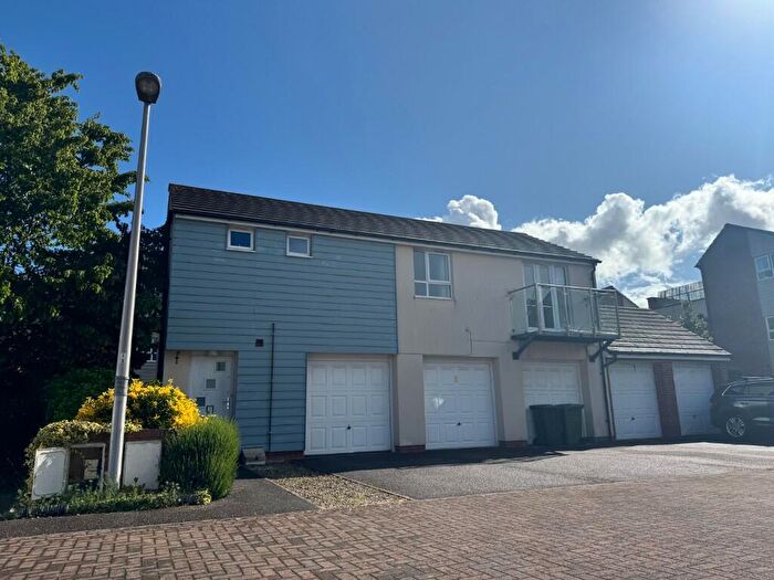 2 Bedroom Coach House To Rent In Coles Mews, Exeter, Devon, EX2