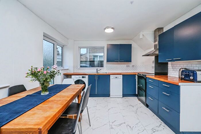 3 Bedroom Semi Detached House For Sale In Howick Drive, Nottingham, NG6