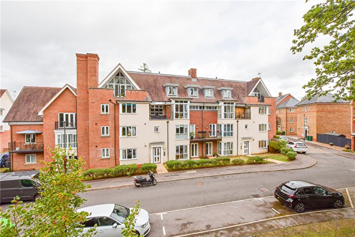 3 Bedroom Flat For Sale In Stone Court, Worth, Crawley, West Sussex, RH10