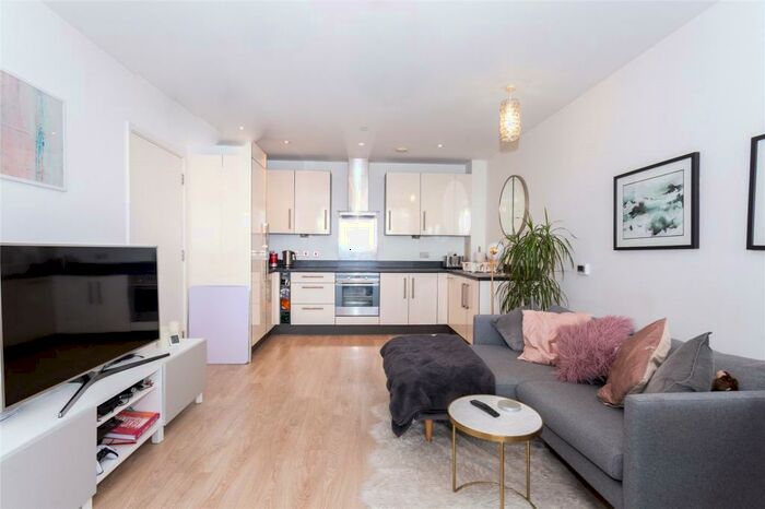 1 Bedroom Apartment To Rent In Rick Roberts Way, Stratford, E15