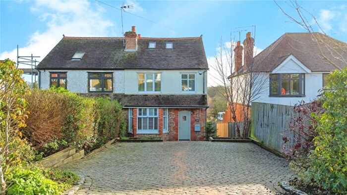 4 Bedroom Semi Detached House For Sale In Henley Road, Caversham, Reading, Berkshire, RG4