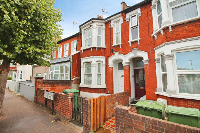 4 Bedroom House To Rent In Shakespeare Crescent, East Ham, E12