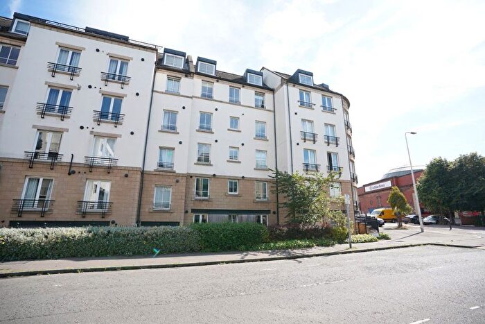 3 Bedroom Flat To Rent In Hopetoun Street, New Town, Edinburgh, EH7