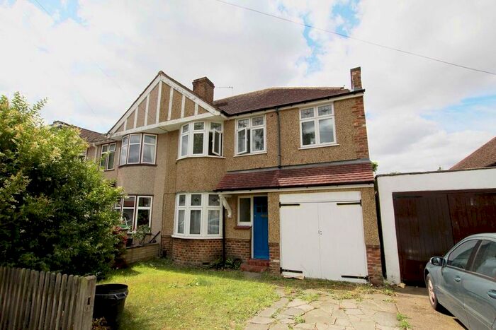 4 Bedroom Property To Rent In Waverley Avenue, Whitton, Twickenham, TW2