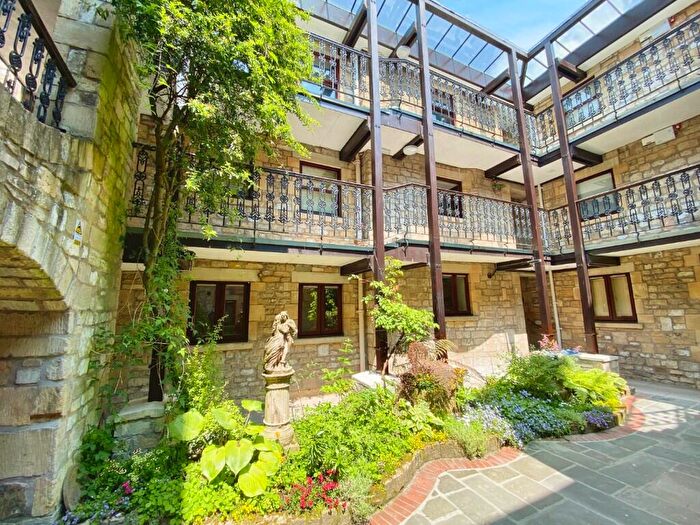 2 Bedroom Flat For Sale In Caxton Court, Bath City Centre, BA2