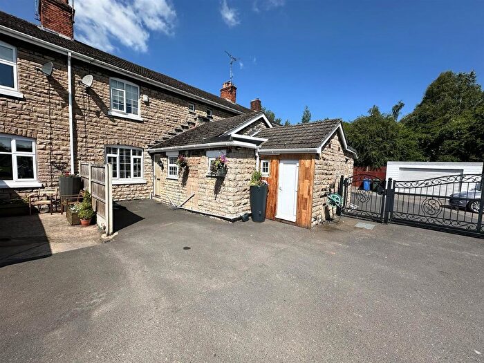 3 Bedroom Terraced House For Sale In The Rocks, Warsop Vale, Mansfield, NG20