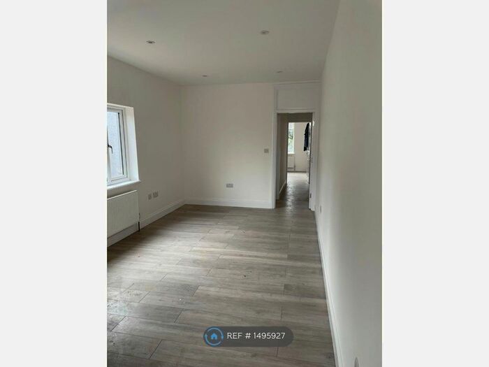 2 Bedroom Flat To Rent In Clarence Road, Grays, RM17