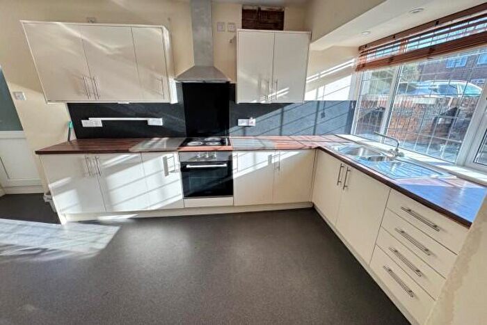 8 Bedroom Terraced House To Rent In Ball Road Cardiff, CF3