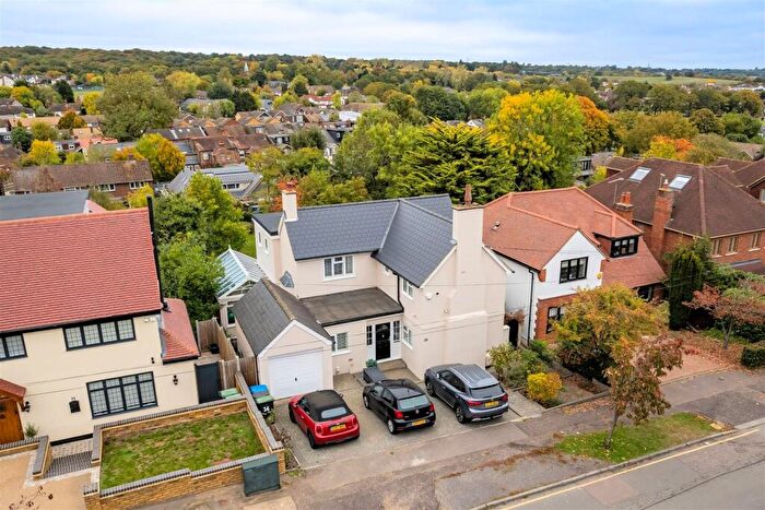 4 Bedroom Detached House For Sale In Blackacre Road, Theydon Bois, CM16