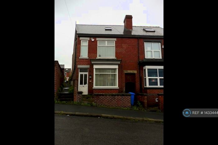 4 Bedroom End Of Terrace House To Rent In Spring View Road, Sheffield, S10