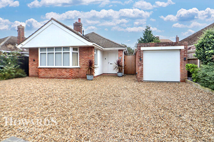 3 Bedroom Detached Bungalow For Sale In Waunci Crescent, Gorleston, NR31