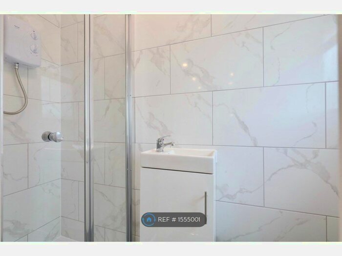 Studio To Rent In Floriston Avenue, Hillingdon, UB10