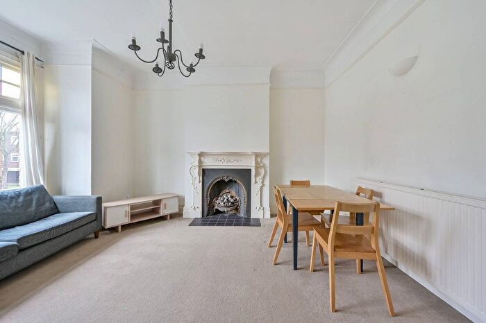 3 Bedroom Maisonette To Rent In Cromford Road, Putney, London, SW18