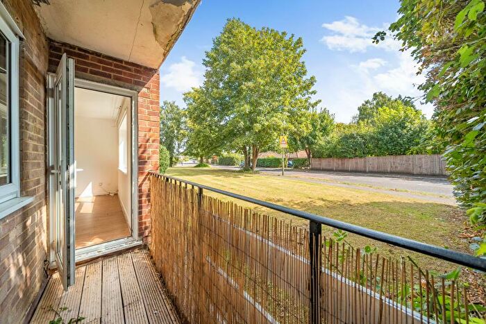 2 Bedroom Apartment To Rent In Jordans Close, Guildford, GU1