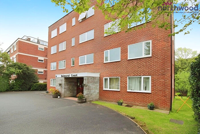 2 Bedroom Flat To Rent In Balmoral Court, SO17