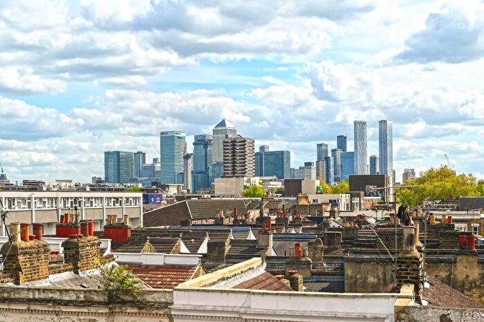 3 Bedroom Maisonette To Rent In Wentworth Mews, E3