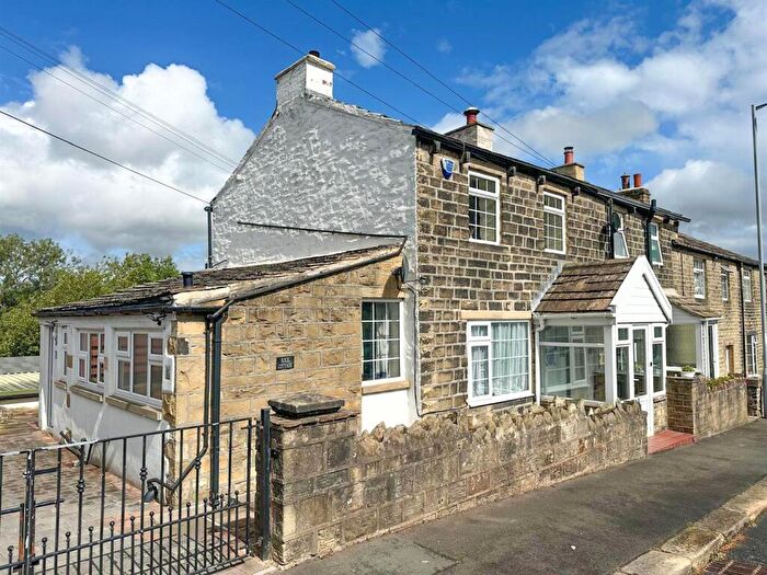 2 Bedroom End Of Terrace House For Sale In Green Head Road, Keighley, BD20