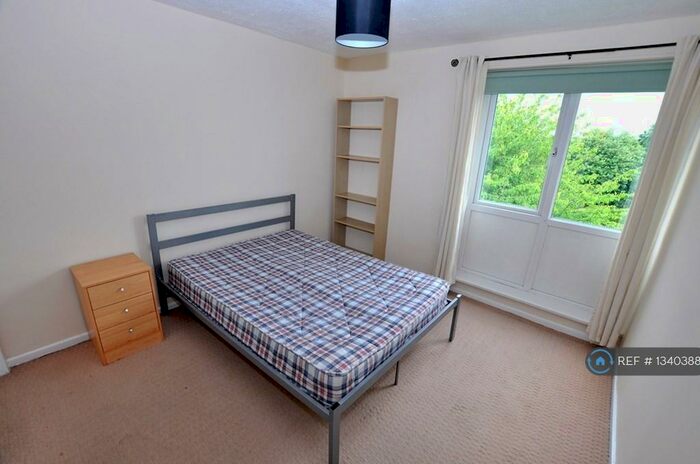 2 Bedroom Flat To Rent In Monkridge Court, Newcastle Upon Tyne, NE3