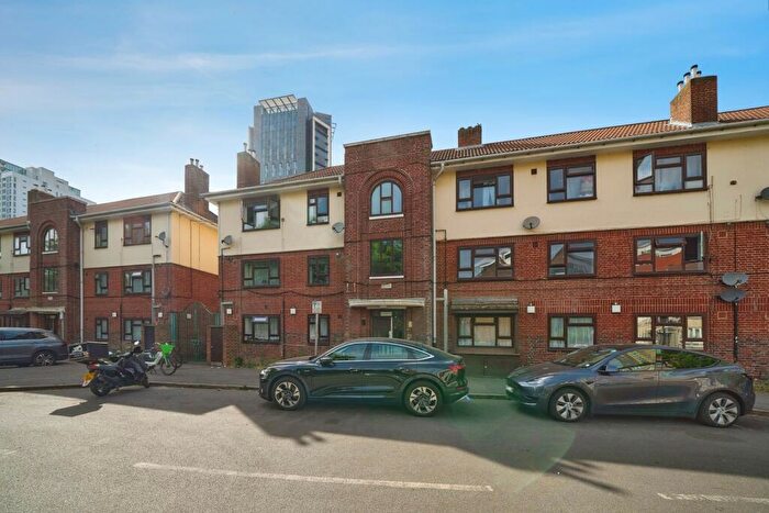 2 Bedroom Flat For Sale In Kerrison Road, Stratford, London, E15