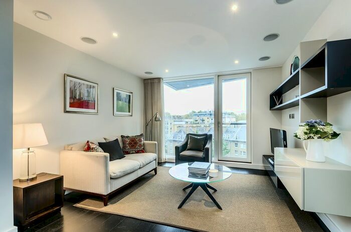 1 Bedroom Flat To Rent In Grosvenor Waterside, Chelsea, SW1W