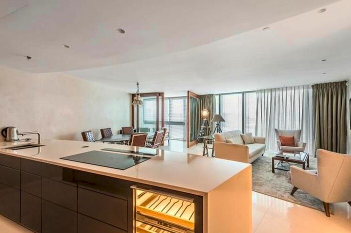 3 Bedroom Flat To Rent In The Tower, St George Wharf, Vauxhall, SW8