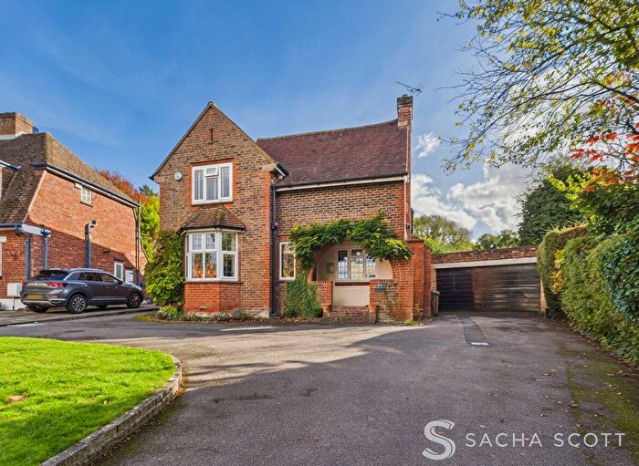4 Bedroom Detached House For Sale In Beacon Way, Banstead, SM7