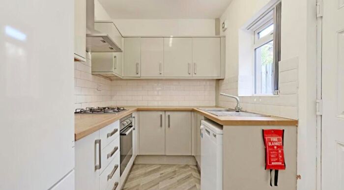 5 Bedroom House To Rent In Edmund Road, Sheffield, S2