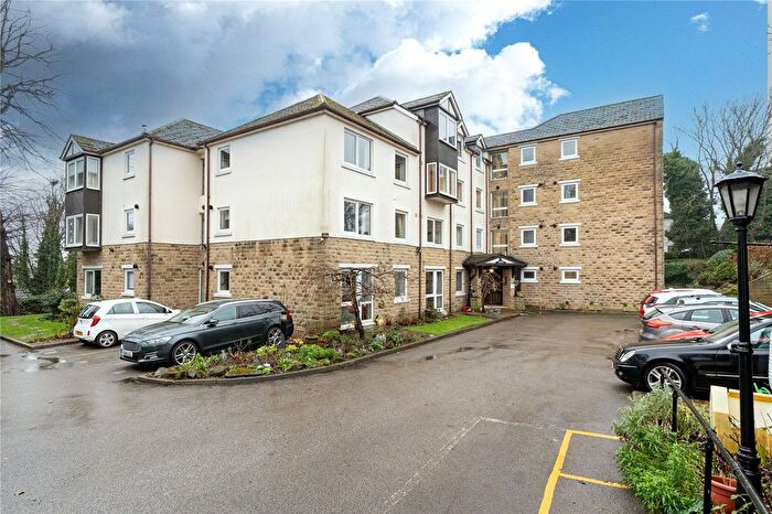 2 Bedroom Flat For Sale In Nicholson Court, Fitzroy Drive, Roundhay, Leeds, LS8
