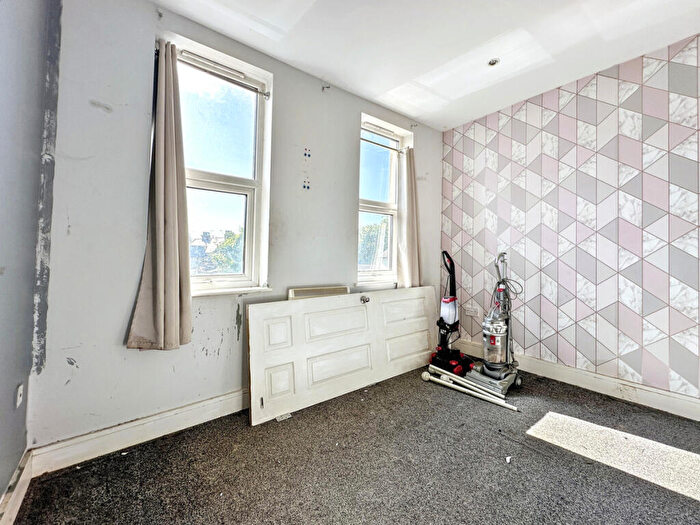 1 Bedroom Flat For Sale In London Road, Greenhithe, DA9