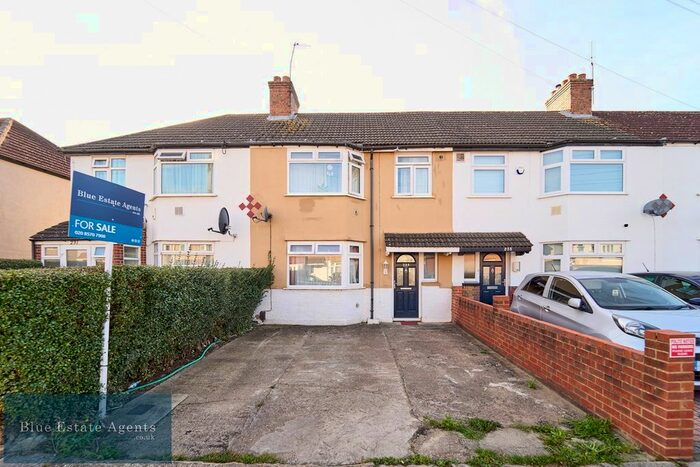 4 Bedroom Terraced House To Rent In Waye Avenue, Hounslow, TW5