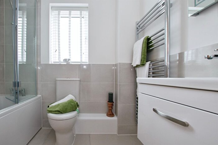 3 Bedroom Detached House For Sale In Edmondsham Road, Verwood, BH31