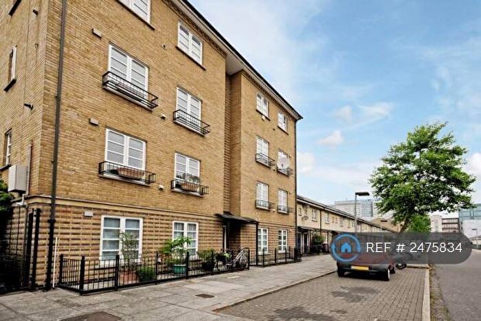 3 Bedroom Flat To Rent In Hainton Close, Shadwell, E1