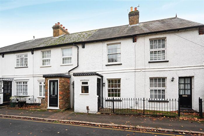 2 Bedroom Cottage For Sale In The Green, West Drayton, UB7