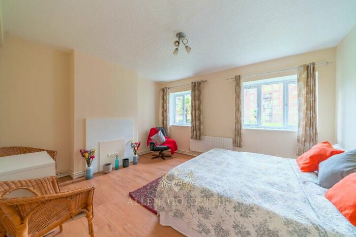 4 Bedroom Flat To Rent In Hathaway House, Myrtle Street, London, N1