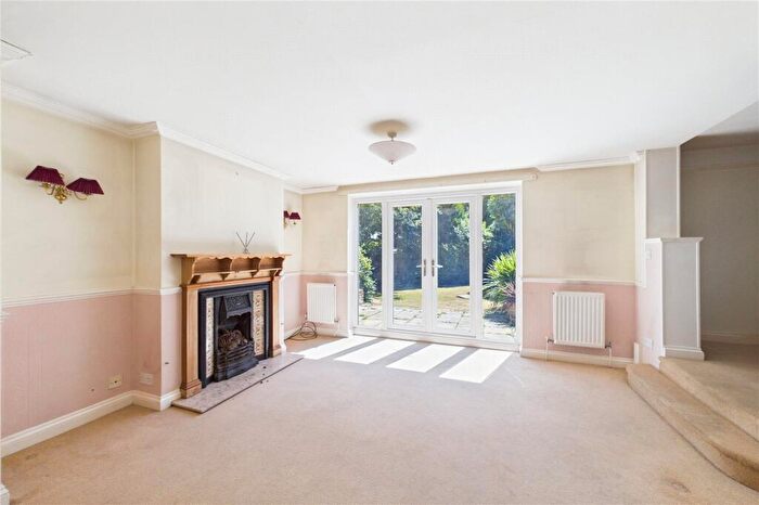 3 Bedroom Semi-Detached House For Sale In Palmers Lane, Burghfield Common, Reading, RG7
