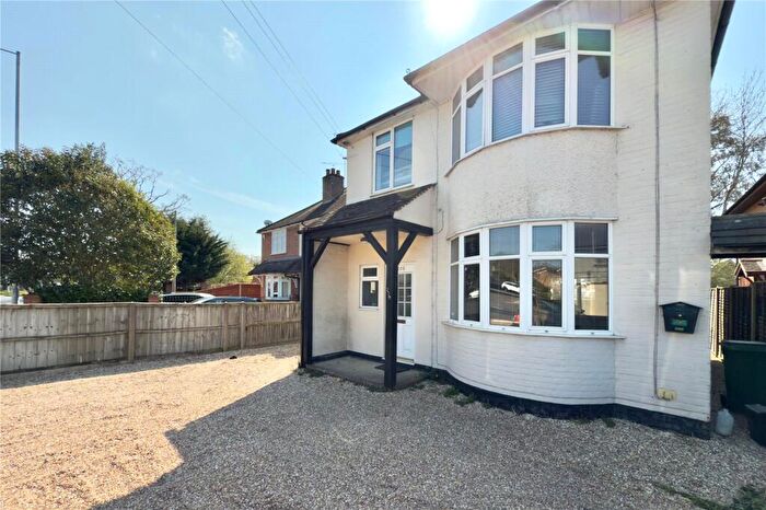 1 Bedroom Flat For Sale In Yorktown Road, College Town, Sandhurst, Berkshire, GU47