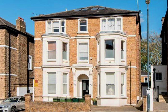 3 Bedroom Flat To Rent In Church Road, Richmond, Surrey, Uk, TW10