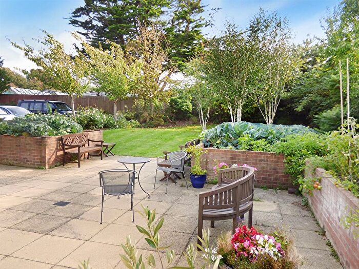 2 Bedroom Flat To Rent In Claridge House, Church Street, Littlehampton, BN17