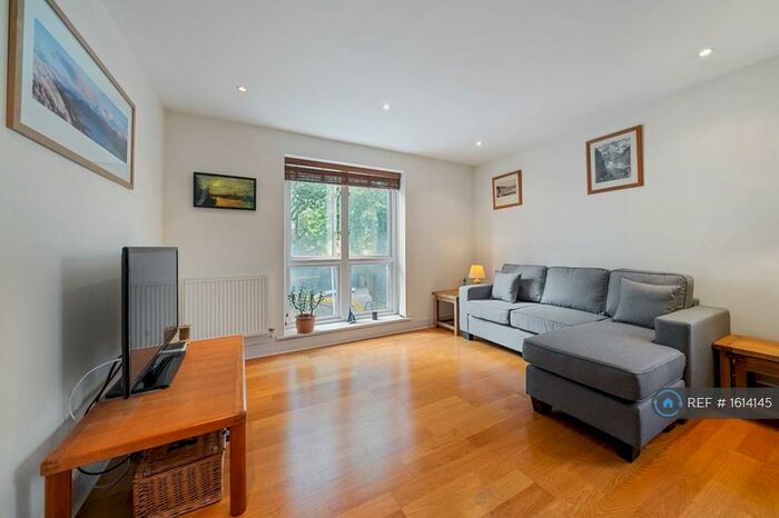2 Bedroom Flat To Rent In City Walk Apartments, London, EC1V