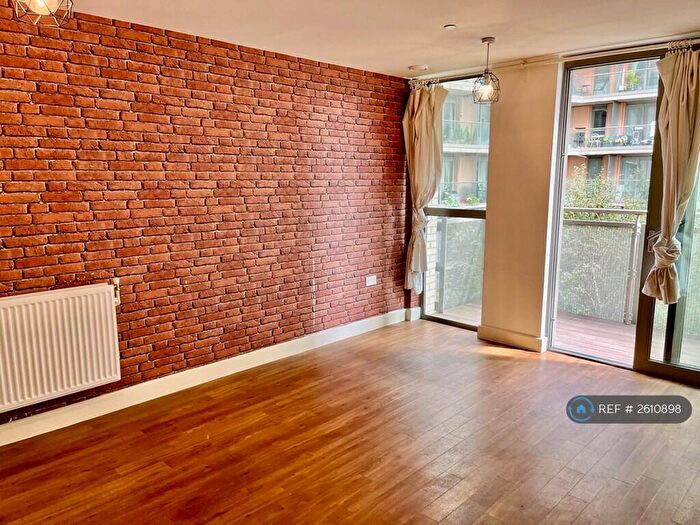 2 Bedroom Flat To Rent In Venice Corte, London, SE13