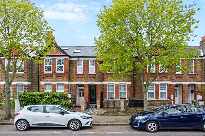 2 Bedroom Flat To Rent In Darell Road, Richmond, TW9