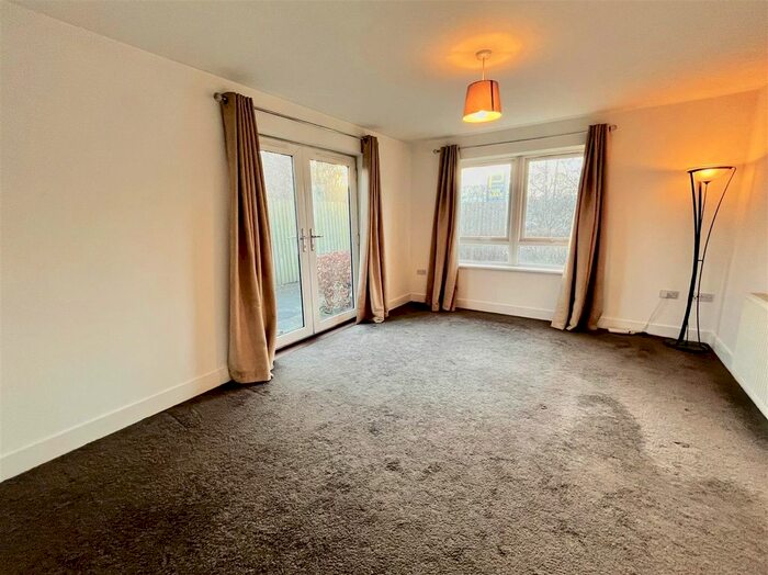 2 Bedroom Flat To Rent In March Courtyard, Staithes Southbank, Gateshead, NE8