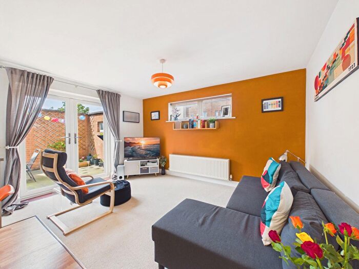 1 Bedroom Flat For Sale In June Courtyard, The Staiths, NE8