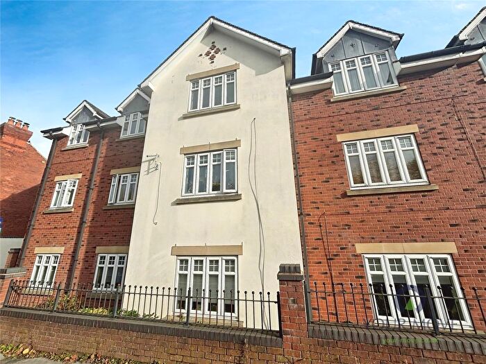 2 Bedroom Flat To Rent In Mount Pleasant, Redditch, Worcestershire, B97