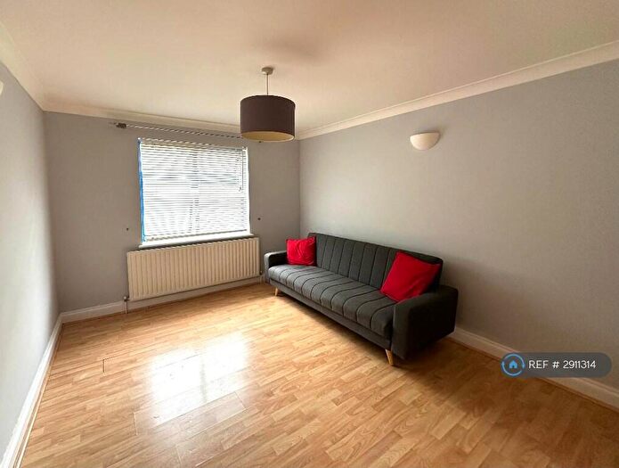 1 Bedroom Flat To Rent In Casson St, London, E1
