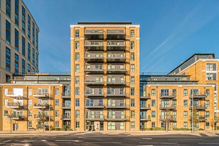 3 Bedroom Flat For Sale In Wheatfield Way, Kingston Upon Thames, KT1