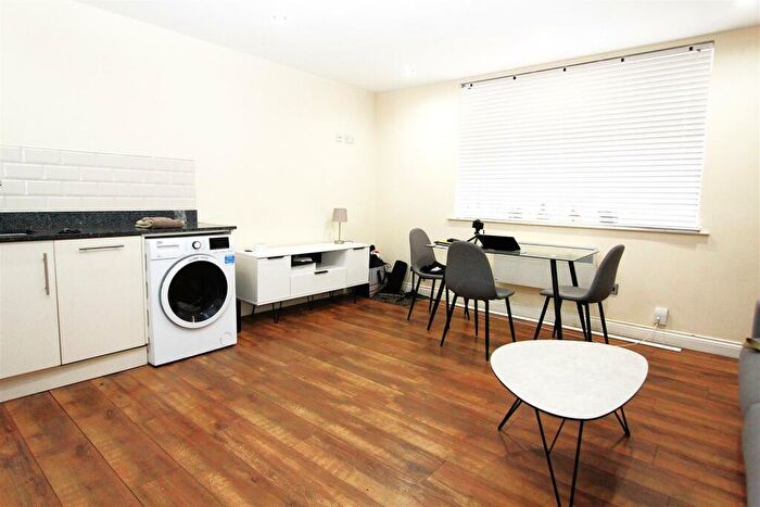 1 Bedroom Flat To Rent In Brunswick Court, Leeds, LS2